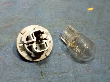 Цоколь лампы задний Toyota Corolla Spacio  NZE121N 1NZ-FE 2002 