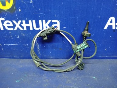 Датчик ABS передний левый Toyota Vitz KSP130  1KR-FE 2012 