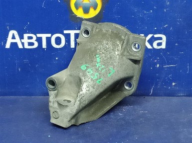 Кронштейн опоры двигателя левый Toyota Mark  2 JZX110 1JZ-FSE 2002 
