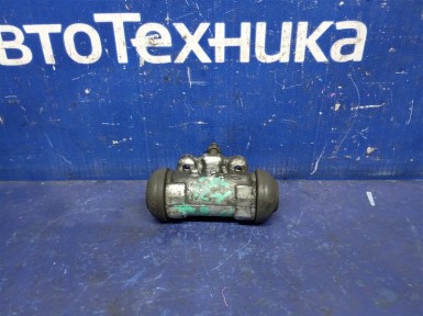 Рабочий тормозной цилиндр задний правый Toyota  Corolla Spacio NZE121N 1NZ-FE 2002 