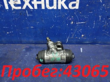 Рабочий тормозной цилиндр задний правый Toyota  Vitz SCP13 2SZ-FE 2003 