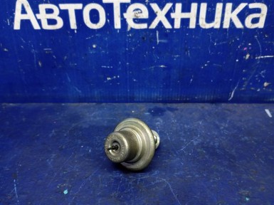 Регулятор давления топлива Toyota Avensis AZT251W 2AZ-FSE 2008