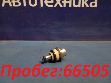 Регулятор давления топлива Toyota Corolla Fielder NZE141G 1NZ-FE 2010