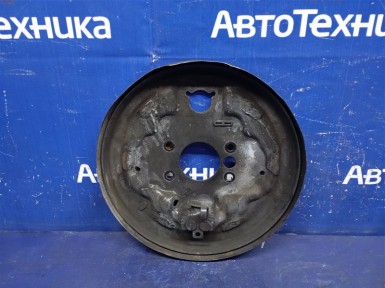 Щиток тормозного механизма задний левый Mitsubishi Airtrek CU2W 4G63 2002