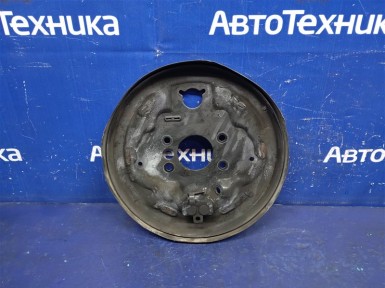 Щиток тормозного механизма задний правый  Mitsubishi Airtrek CU2W 4G63 2002 