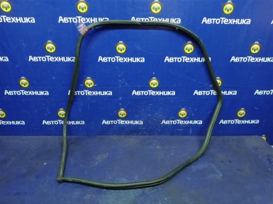 Уплотнитель двери передний левый Toyota Corolla  Fielder NZE141G 1NZ-FE 2010 