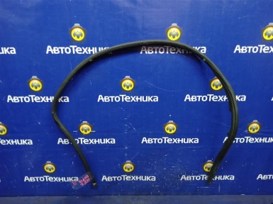 Уплотнитель двери передний правый Toyota  Vitz SCP13 2SZ-FE 2003 