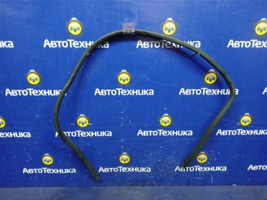 Уплотнитель двери передний левый Toyota Vitz  SCP13 2SZ-FE 2003 