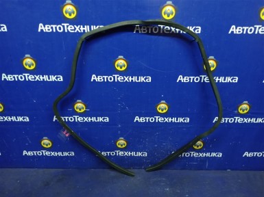 Уплотнитель двери задний правый Toyota Vitz  SCP13 2SZ-FE 2003 