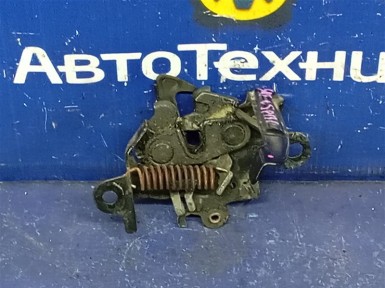 Замок капота Toyota Vitz KSP130 1KR-FE 2012 