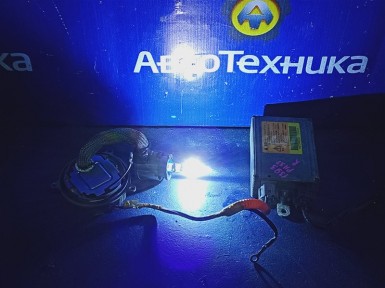 Блок ксенона Nissan Cefiro PA33 VQ25DD 2000 