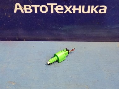 Концевик под педаль тормоза Toyota Corolla  Fielder NZE141G 1NZ-FE 2010 