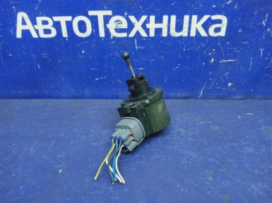 Корректор фар передний правый Toyota Wish  ZNE14G 1ZZ-FE 2003 