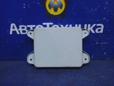 Крышка фары передняя Toyota Wish ZNE14G 1ZZ-FE  2003 