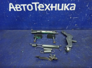 Механизм стояночного тормоза задний левый Honda N-box JF1 S07A 2017