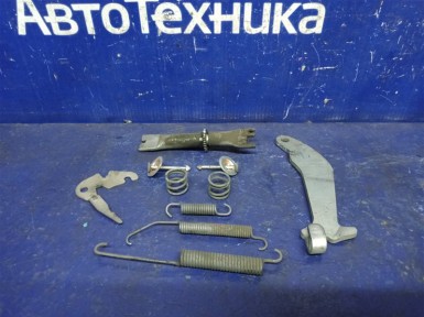 Механизм стояночного тормоза задний правый  Nissan Tiida C11 HR15DE 2007 