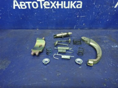 Механизм стояночного тормоза задний правый  Toyota Mark 2 JZX110 1JZ-FSE 2002 