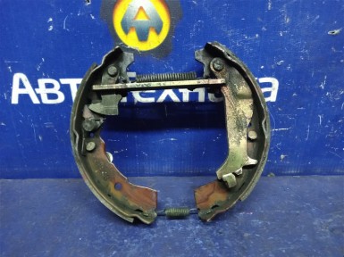 Механизм стояночного тормоза задний правый  Toyota Vitz SCP13 2SZ-FE 2003 