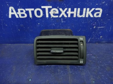 Решетка вентиляционная передняя правая Toyota  Avensis AZT250 1AZ 2006 