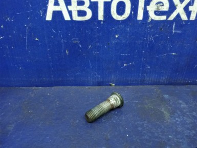 Шпилька ступицы задняя Toyota Corolla Spacio  NZE121N 1NZ-FE 2002 