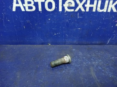 Шпилька ступицы задняя Toyota Ist NCP61 1NZ-FE  2006 