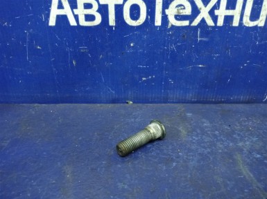 Шпилька ступицы задняя Toyota Premio ZZT240 1ZZ-FE 2002