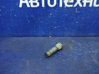 Шпилька ступицы задняя Toyota Premio ZZT240 1ZZ-FE 2002