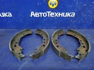 Тормозные колодки задние Toyota Corolla Fielder  NZE141G 1NZ-FE 2010 