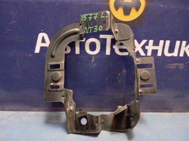 Крепление противотуманной фары переднее левое  Nissan X-trail NT30 QR20DE 2007 