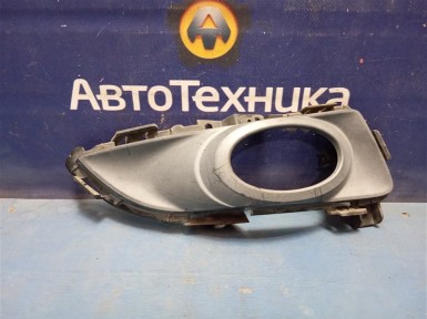 Накладка противотуманной фары передняя правая  Mazda Axela BKEP LF-DE 2004 