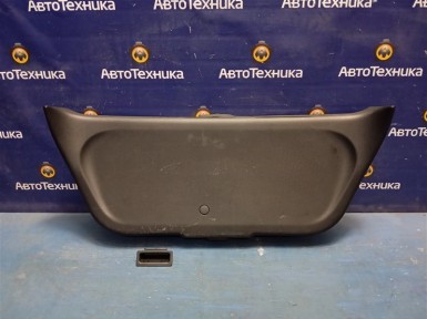 Обшивка двери багажника задняя Honda Fit  GD1 L13A 2004 