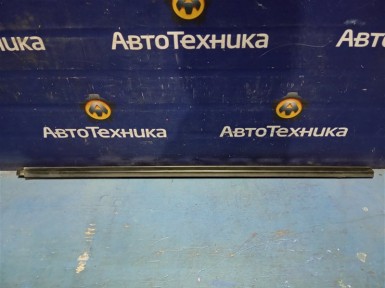 Молдинг стекла передний правый Nissan Bluebird Sylphy QG10 QG18DE 2004