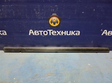 Молдинг стекла задний правый Nissan Bluebird Sylphy QG10 QG18DE 2004