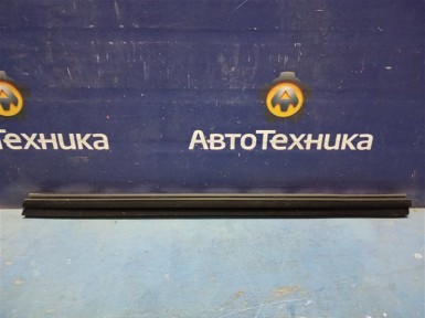 Уплотнитель стекла двери передний левый Honda  N-box JF3 S07B 2019 