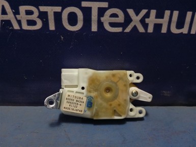 Замок багажника задний Nissan X-trail NT30  QR20DE 2007 