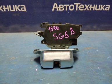 Замок багажника задний Subaru Forester SG5  EJ202 2004 
