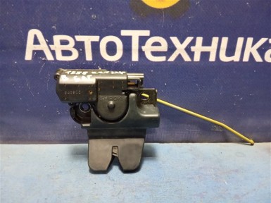 Замок багажника задний Toyota Premio ZZT240  1ZZ-FE 2004 