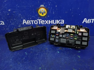 Блок предохранителей Honda Step Wagon RF3  K20A 2003 