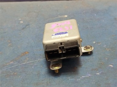 Блок управления топливным насосом Subaru  Legacy BH5 EJ206 2001 