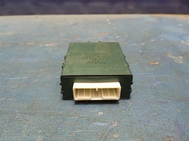 Блок управления замками Toyota Vitz SCP10  1SZ-FE 2004 