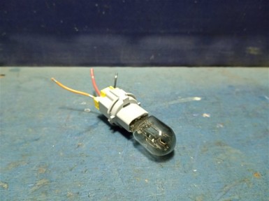 Цоколь лампы задний Mazda Axela BKEP LF-DE 2004