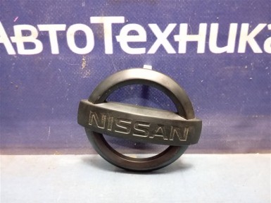 Эмблема передняя Nissan X-trail NT30 QR20DE 2006