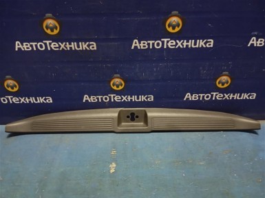 Накладка замка багажника задняя Honda Freed  GB5 L15B 2017 