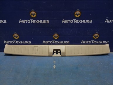 Накладка замка багажника задняя Honda Step  Wagon RF3 K20A 2003 