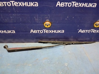 Поводок стеклоочистителя передний правый  Toyota Vitz SCP10 1SZ-FE 2004 