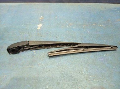 Поводок стеклоочистителя задний Toyota Yaris KSP210 1KR-FE 2020