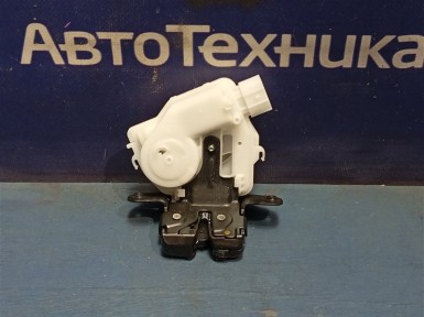 Замок багажника задний Toyota Yaris KSP210 1KR-FE 2020