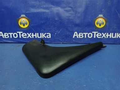 Брызговик задний правый Nissan X-trail NT30  QR20DE 2006 