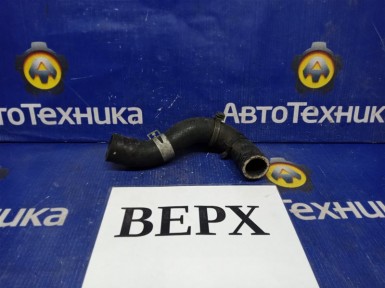 Патрубок радиатора верхний Toyota Vitz SCP10  1SZ-FE 2004 