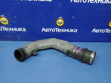 Патрубок воздушного фильтра Suzuki Grand  Escudo TX92W H27A 2003 